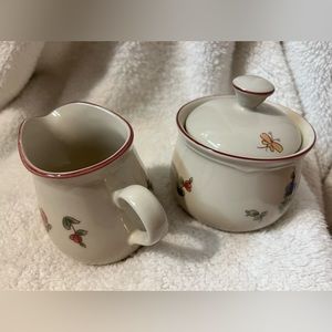 Vintage Epoch Eppingham china made in Korea - creamer and sugar bowl with lid